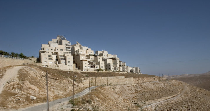 In der Schwebe: Der rechtliche Status der Siedlungen bleibt umstritten. Hier ein Blick auf Ma'aleh Adumim, die mit etwa 40.000 Einwohnern größte israelische Siedlung im Westjordanland.