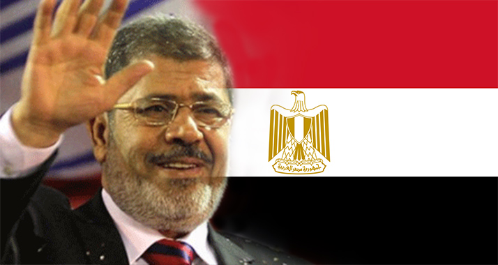 Mohammed Mursi hat nach eineinhalb Monaten im Amt die ägyptische Militärführung entlassen.