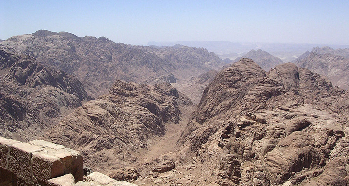 Die Beschränkung der ägyptischen Militärpräsenz im Sinai fördert angeblich die Entstehung von Terrorgruppen in dem Gebiet.