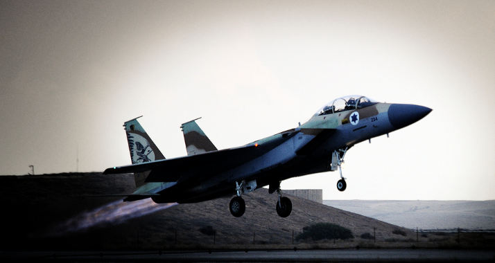Die israelische Luftwaffe schickte zwei Piloten als Trainer zu ihren Kollegen nach Thailand.