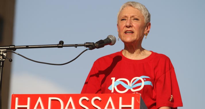 Hadassah-Präsidentin Marcie Natan will den Opfern von Newtown gedenken.