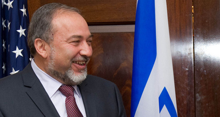 Lieberman (Archivbild) hat häufiger als erlaubt Sitzungen der Knesset versäumt.