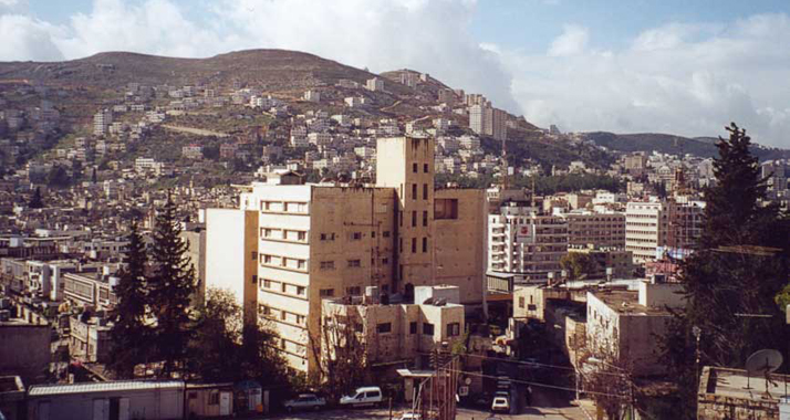 In der Nähe der Stadt Nablus kam es bereits am Mittwoch zu Auseinandersetzungen zwischen Palästinensern und israelischen Soldaten.