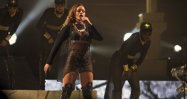 Mit ihrer "Diamonds World tour" ist Sängerin Rihanna derzeit auf Tournee.
