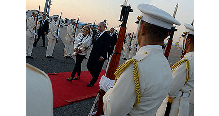 Premier Benjamin Netanjahu und seine Frau Sara landeten am Sonntag in Japan.