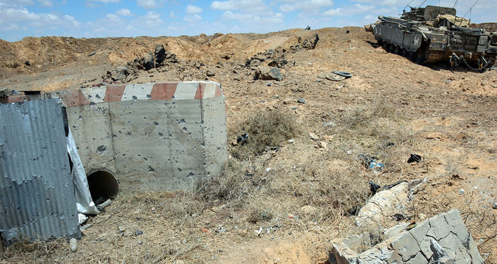 Der Eingang zu einem Tunnel (links unten) – zwischen dem 8. und dem 20. Juli hat die Armee 36 solcher Eingänge entdeckt, zum Teil in Häusern.