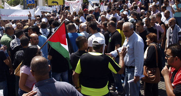 Immer wieder demonstrieren Araber – wie hier in Akko – gegen die israelische Wohnungspolitik.