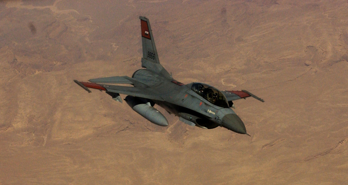Mit F16-Kampfjets hat Ägypten Islamisten im Sinai angegriffen.