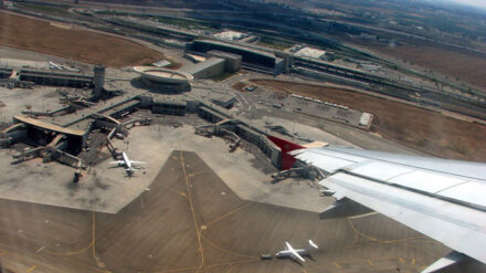 Der Ben-Gurion-Flughafen bei Tel Aviv: Die ersten Arbeiten an dem Komplex begannen bereits zur Zeit des britischen Mandats Ende der 1930er Jahre.