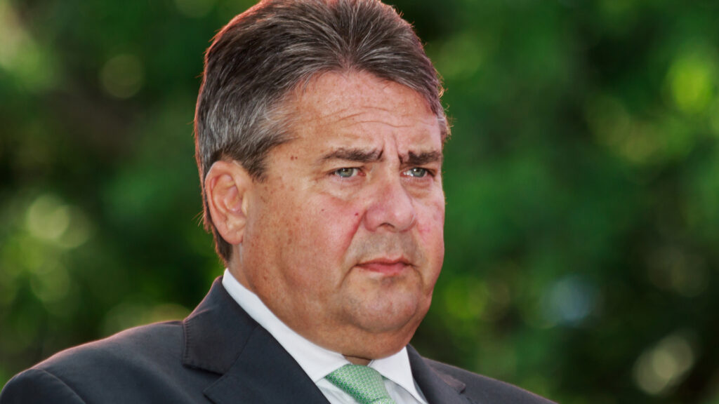 Der deutsche Außenminister Sigmar Gabriel hatte vor, zu seinem Antrittsbesuch Premierminister Benjamin Netanjahu in Israel zu treffen