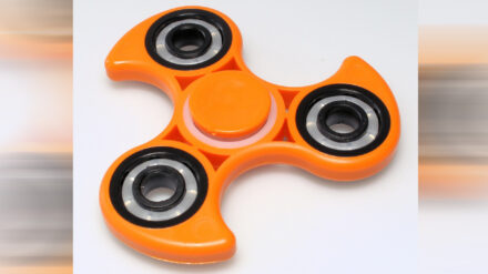 Erlebt gerade einen neuen Hype: das Spielzeug Fidget Spinner