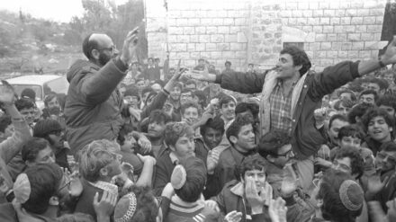 Freude pur: Mosche Levinger und Hanan Porat feiern 1975 mit Gleichgesinnten die Genehmigung der Siedlung Elon Moreh bei Nablus