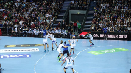 EM-Qualifikation in Wetzlar: Die deutsche Handballnationalmannschaft ist am Mittwochabend eine Nummer zu groß für die israelischen Spieler