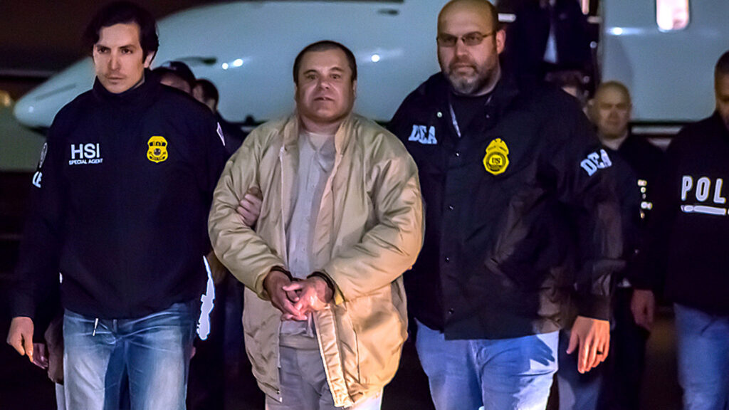 Festnahme mit israelischer Hilfe: Drogenboss El Chapo auf dem Weg in die Haft