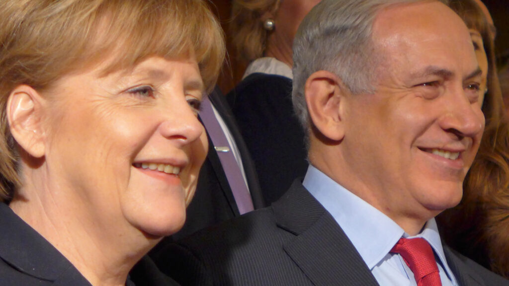 Bei der Gratulation zum Wahlsieg Netanjahus hat sich die deutsche Bundeskanzlerin Merkel wieder für eine Zwei-Staaten-Lösung im israelisch-palästinensischen Konflikt eingesetzt (Archivbild)