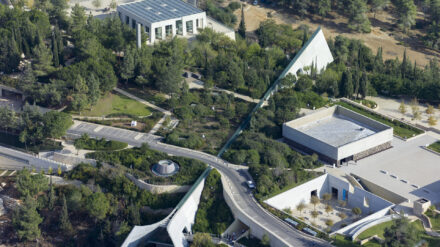 Der Vorsitzende des Direktoriums von Yad Vashem, Avner Schalev, hofft dass im Januar „eine äußerst aussagekräftige Botschaft von Jerusalem ausgeht“