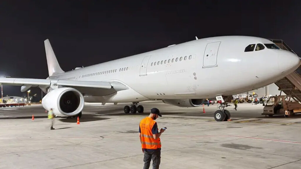 Seltener Anblick: Eine Maschine aus den Vereinigten Arabischen Emiraten auf dem Ben-Gurion-Flughafen bei Tel Aviv