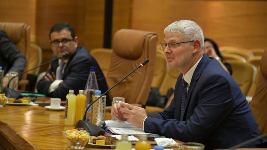 Der israelische Generaldirektor des Außenministeriums, Alon Uschpis, bei Gesprächen mit marokkanischen Vertretern