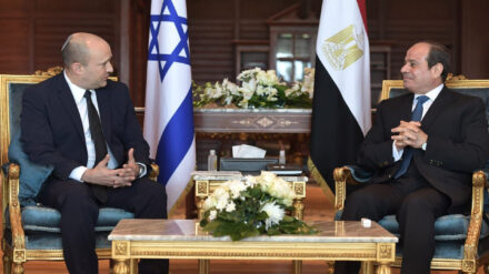 Zu Tisch in Scharm el-Scheich: Israels Premier Bennett (l.) und Ägyptens Präsident Al-Sisi