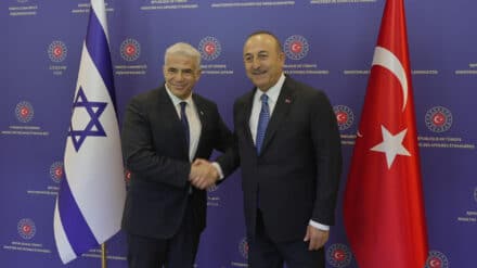 Lapid trifft Cavusoglu in Ankara