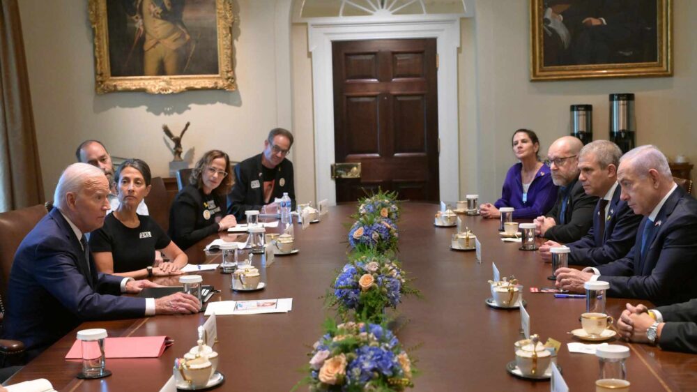 US-Präsident Biden lud zu dem Treffen mit Netanjahu auch Familienangehörige der Geiseln ein