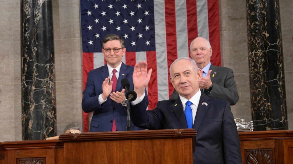 Der israelische Premier Netanjahu begrüßt seine Zuhörer im amerikanischen Kongress