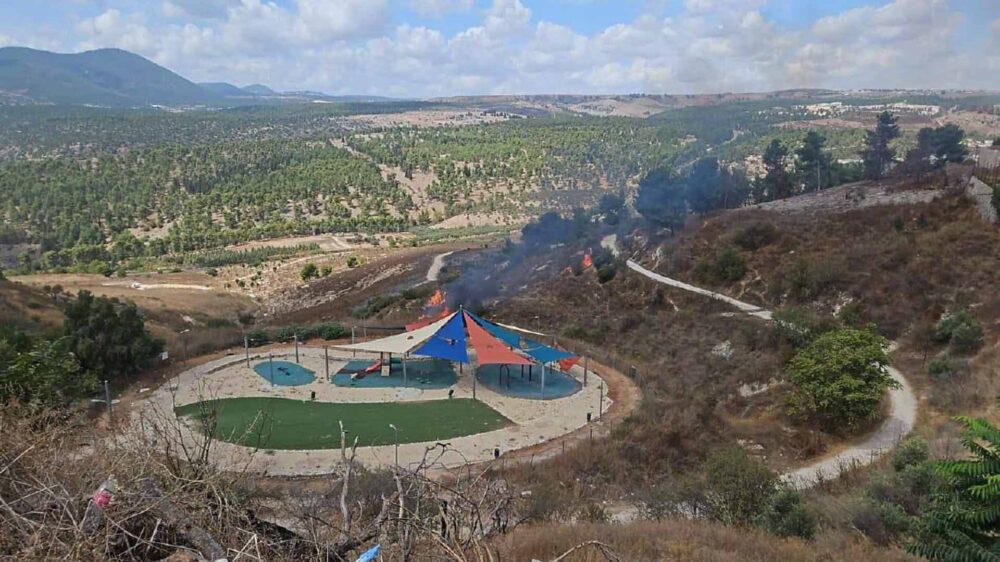 Eine Hisbollah-Rakete schlug an einem Spielplatz in Israel ein