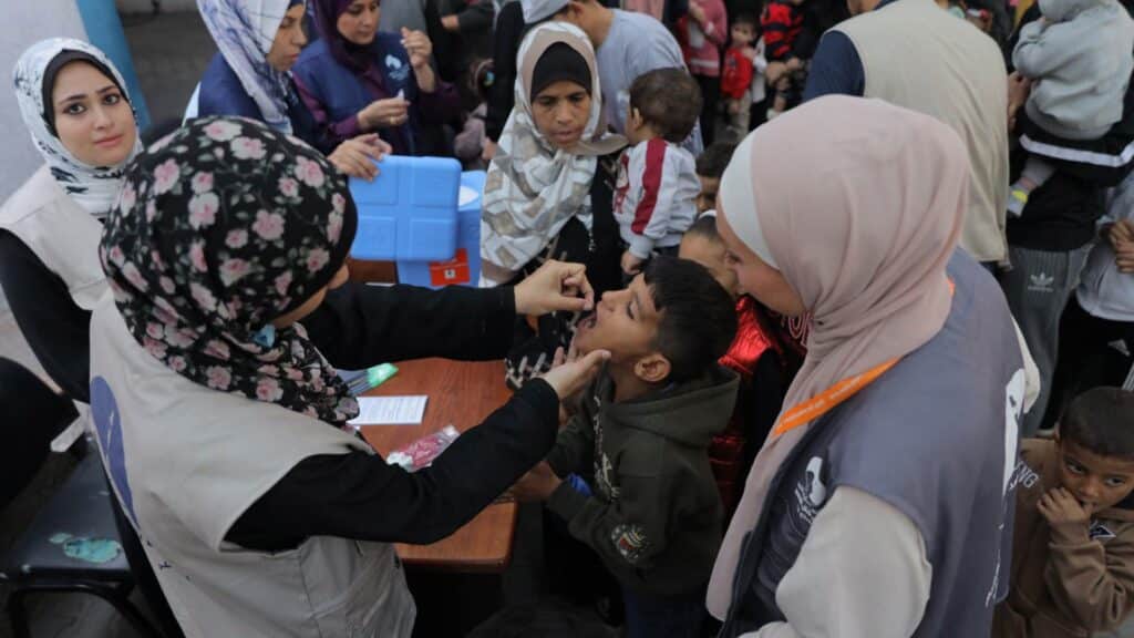 Knapp 560.000 Kinder im Gazastreifen erhielten nach UNICEF-Angaben eine Polio-Impfung