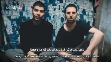 Die Geiseln Josef Ochana (l.) und Elkana Bochbot sind in dem neuen Propaganda-Video der Terror-Organisation Hamas zu sehen